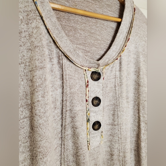 Lightweight Sweater - Picture 4 of 4